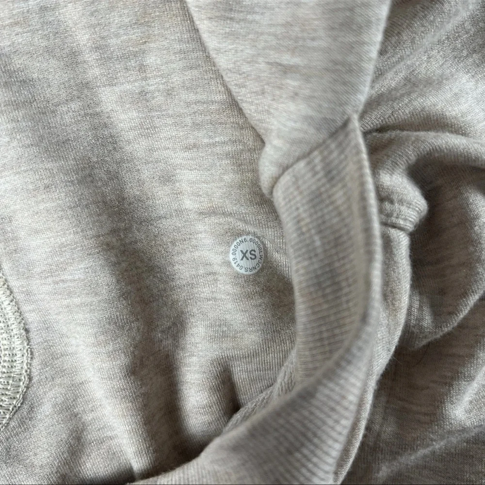 Lululemon Women's Seek Stillness Pullover Hidden Pocket‎ Heathered Cashew XS